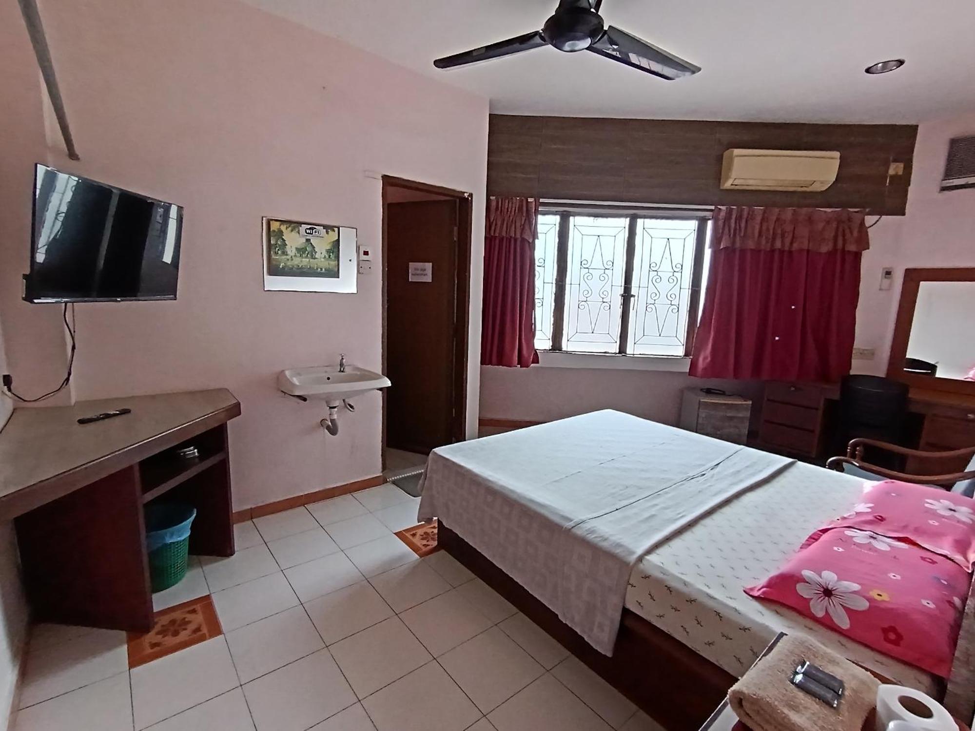 New Budget Inn Hotel Chukai Exterior photo