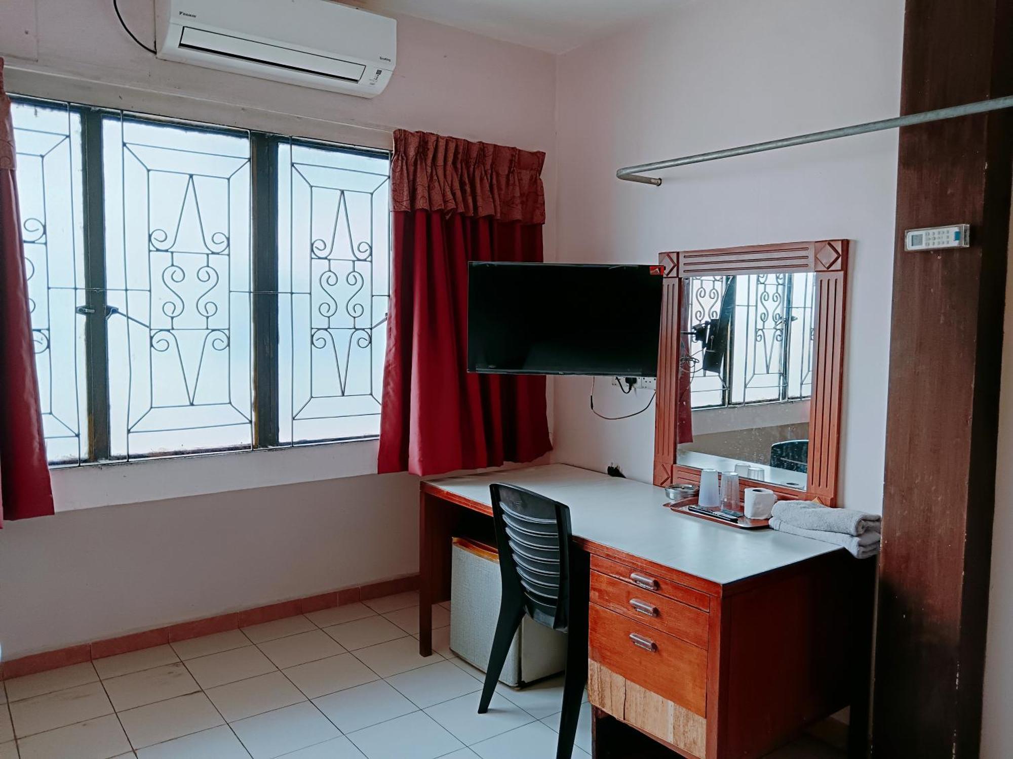 New Budget Inn Hotel Chukai Exterior photo